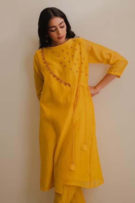 KAJAL AGRAWAL_Yellow Silk, Embroidery Round Neck Nina Kurta Set _Online_at_Aza_Fashions