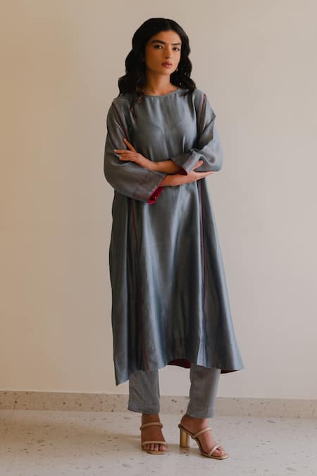 KAJAL AGRAWAL Gray Chanderi Silk Round Neck Tuya Handwoven Kurta Set