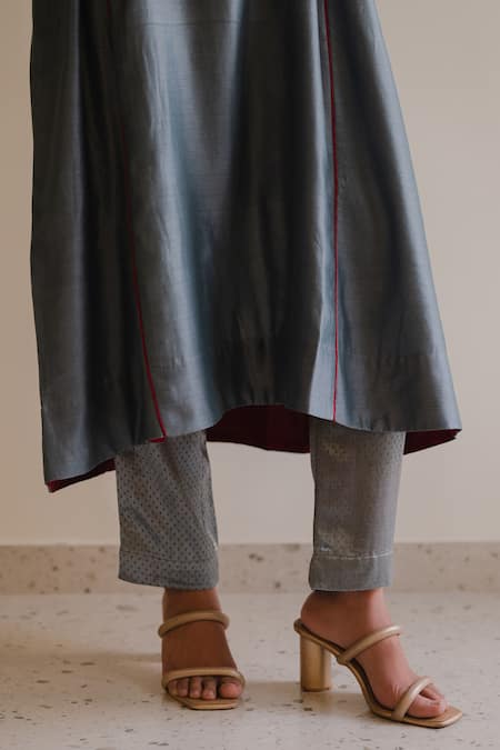 KAJAL AGRAWAL_Gray Chanderi Silk Round Neck Tuya Handwoven Kurta Set _at_Aza_Fashions