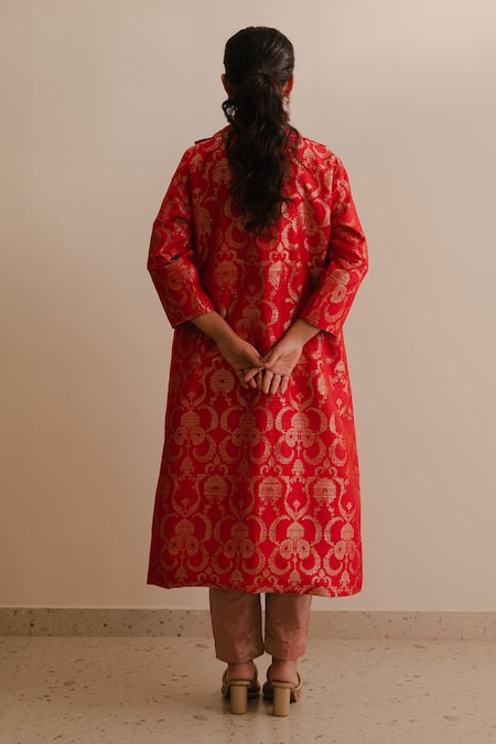 KAJAL AGRAWAL Idunn Butti Pattern Jacket Kurta Set 