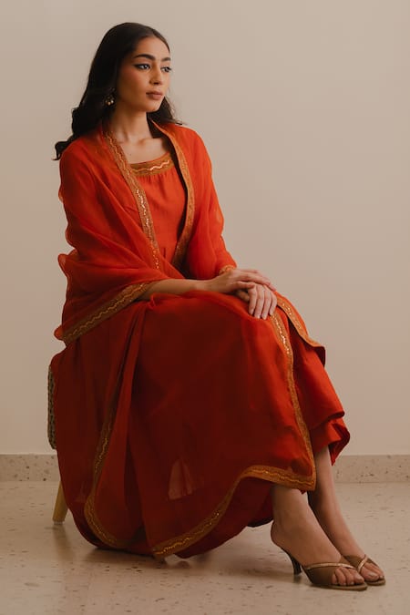 KAJAL AGRAWAL_Rust Chanderi Silk Embroidery Round Neck Medha Handwoven Kurta Set _Online_at_Aza_Fashions