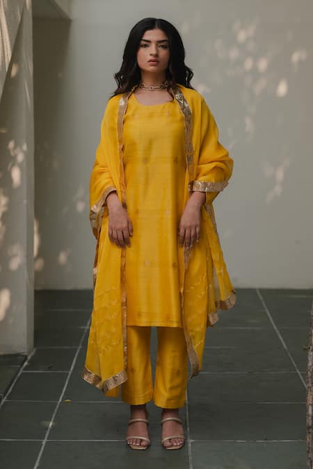 KAJAL AGRAWAL Shubha Butti Pattern Kurta Set 