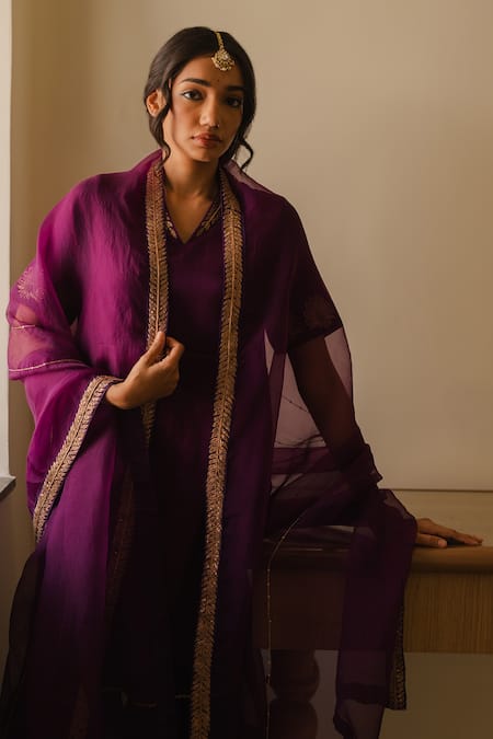 KAJAL AGRAWAL_Purple Chanderi, Organza Embroidery V-neck Narula Kurta Set _at_Aza_Fashions
