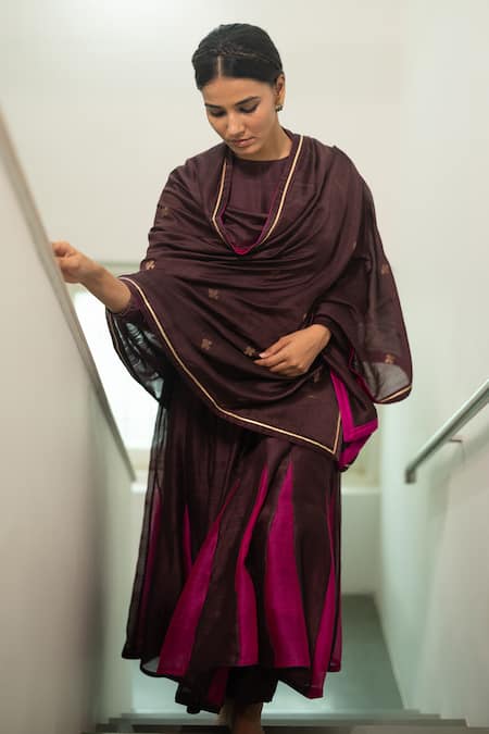 KAJAL AGRAWAL_Magenta Chanderi Silk Round Neck Heer Handwoven Anarkali Set _Online_at_Aza_Fashions