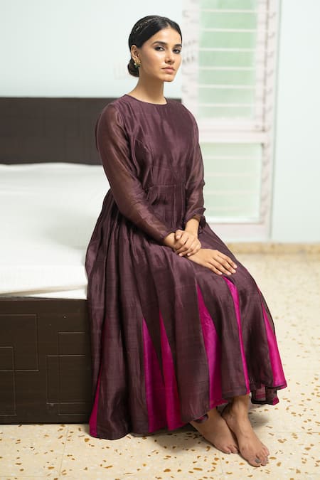 Buy_KAJAL AGRAWAL_Magenta Chanderi Silk Round Neck Heer Handwoven Anarkali Set 