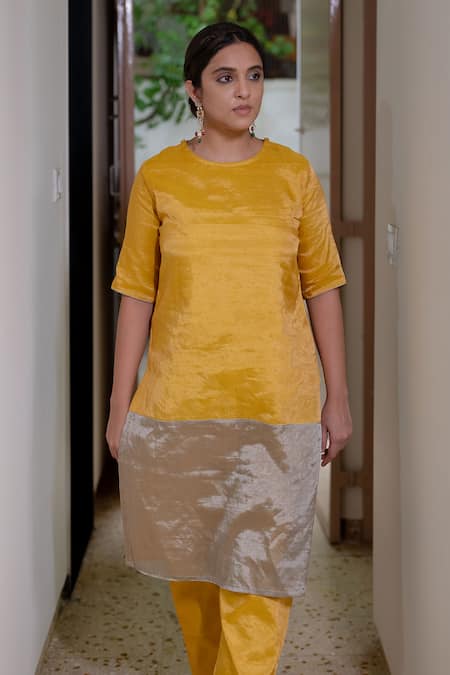 Buy_KAJAL AGRAWAL_Yellow Round Neck Nalini Color Block Kurta And Trouser Set _Online_at_Aza_Fashions