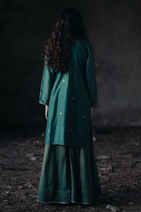 KAJAL AGRAWAL Flowers & Moon Handwoven Kurta Set 