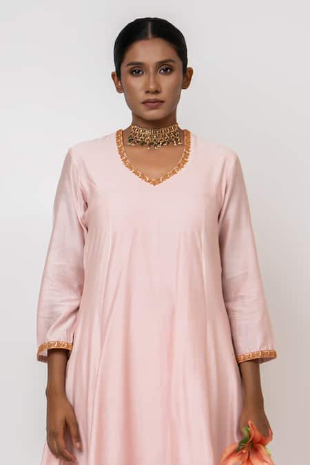 Shop_KAJAL AGRAWAL_Pink Chanderi Silk, Organza V-neck Swan Handwoven Kurta Set _Online_at_Aza_Fashions