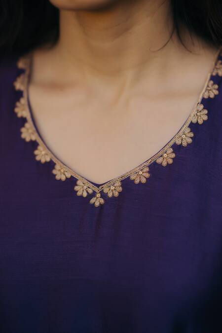Buy_KAJAL AGRAWAL_Purple Chanderi Silk, Chanderi, Organza Embroidery Lilith Handwoven Kurta Set 
