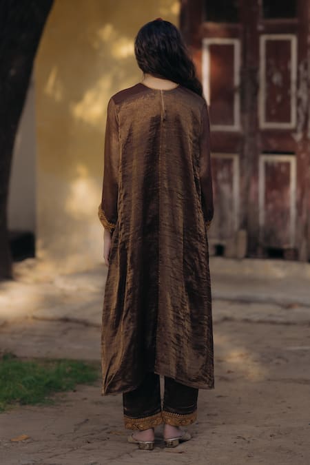 KAJAL AGRAWAL Virgo Handwoven Kurta Set 