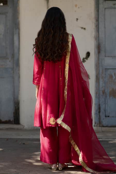 KAJAL AGRAWAL Nebula Embroidered Kurta Set 