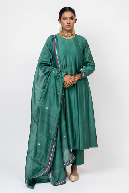 KAJAL AGRAWAL Green Chanderi Silk Embroidery Round Neck Sky And Water Handwoven Anarkali Set 