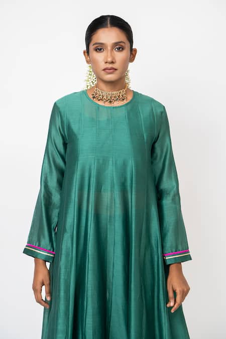 Shop_KAJAL AGRAWAL_Green Chanderi Silk Embroidery Round Neck Sky And Water Handwoven Anarkali Set 