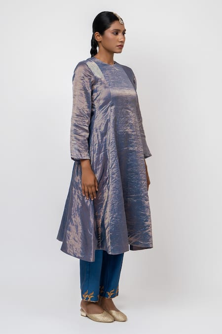 KAJAL AGRAWAL_Blue Silk, Embroidery Round Water Lily Handwoven Kurta Set _at_Aza_Fashions