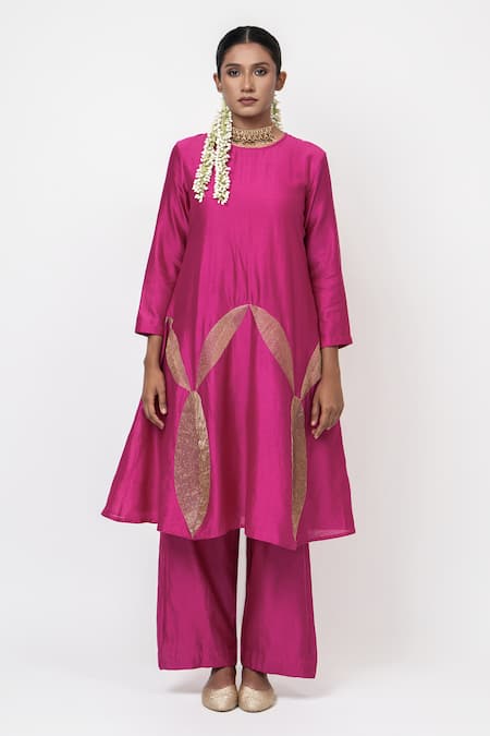 Shop_KAJAL AGRAWAL_Pink Chanderi Silk Embroidery Round Neck Duckweed Handwoven Kurta Set _Online_at_Aza_Fashions