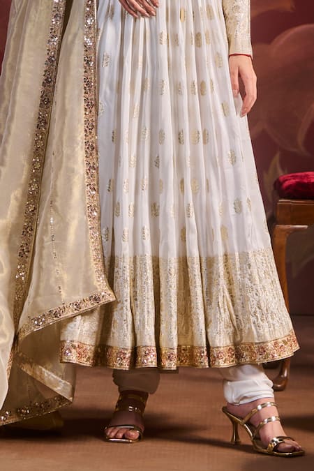 Buy_Lashkaraa_Off White Viscose, Brocade, Organza Sequins, Beads, Embroidered Anarkali Set_Online_at_Aza_Fashions