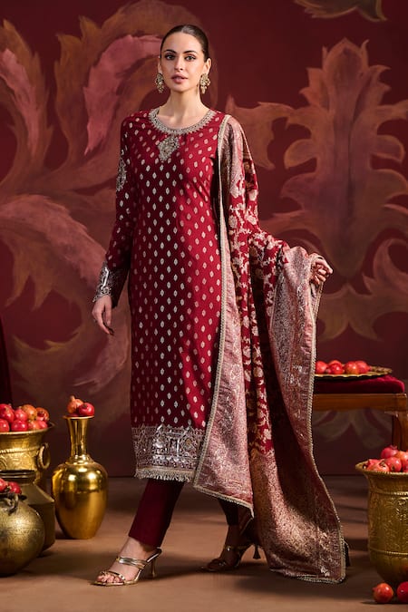 Lashkaraa Maroon Brocade Sequins, Zari Round Neck Straight Kurta Set