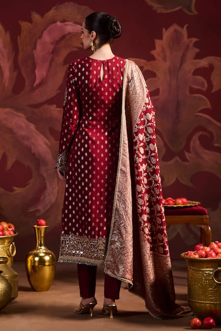 Shop_Lashkaraa_Maroon Brocade Sequins, Zari Round Neck Straight Kurta Set_at_Aza_Fashions