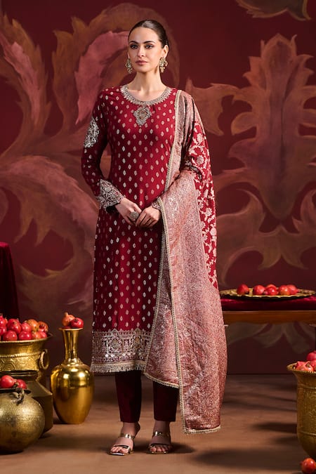 Lashkaraa_Maroon Brocade Sequins, Zari Round Neck Straight Kurta Set_at_Aza_Fashions