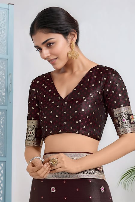 Samyukta Singhania_Maroon Embroidery, Zari V-neck Woven Banarasi Saree With Blouse _Online_at_Aza_Fashions