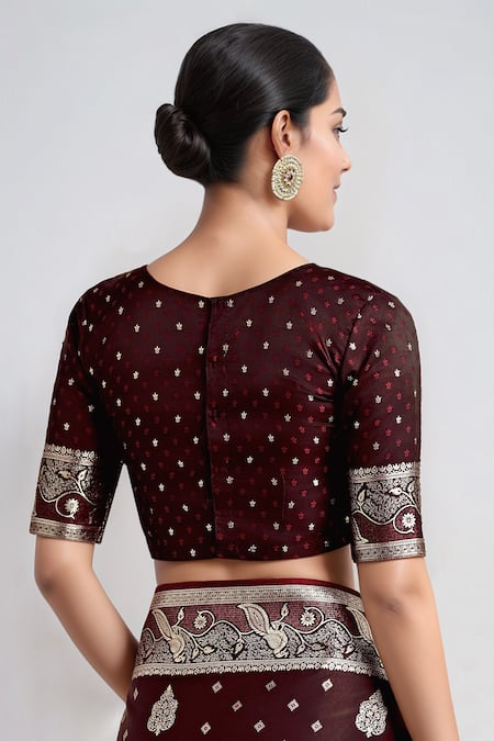 Buy_Samyukta Singhania_Maroon Embroidery, Zari V-neck Woven Banarasi Saree With Blouse 