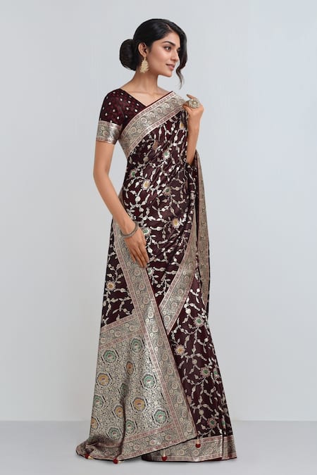 Samyukta Singhania_Maroon Embroidery, Zari V-neck Woven Banarasi Saree With Blouse _at_Aza_Fashions