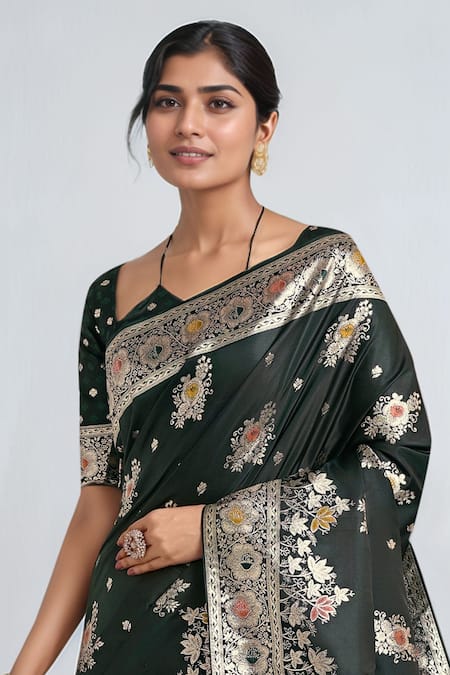 Samyukta Singhania_Green Zari V-neck Dark Woven Banarasi Saree With Blouse _Online_at_Aza_Fashions
