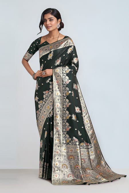 Samyukta Singhania_Green Zari V-neck Dark Woven Banarasi Saree With Blouse _at_Aza_Fashions