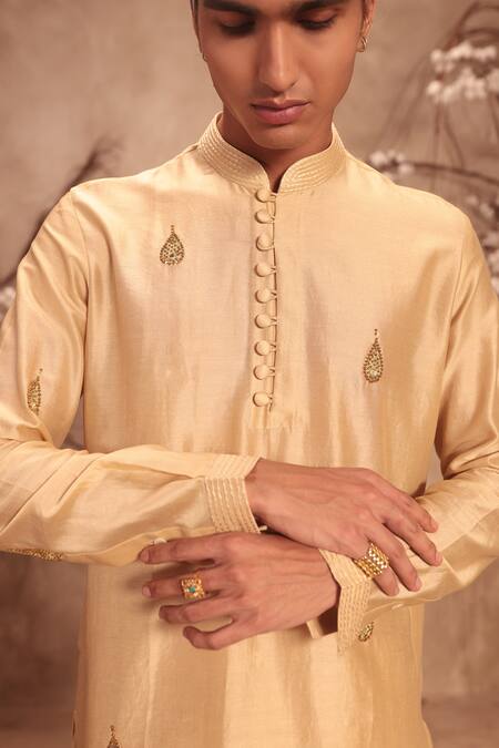 Label Niti Bothra_Ivory Silk, Mirrors, Applique Nazakat Buti Kurta Set _Online_at_Aza_Fashions