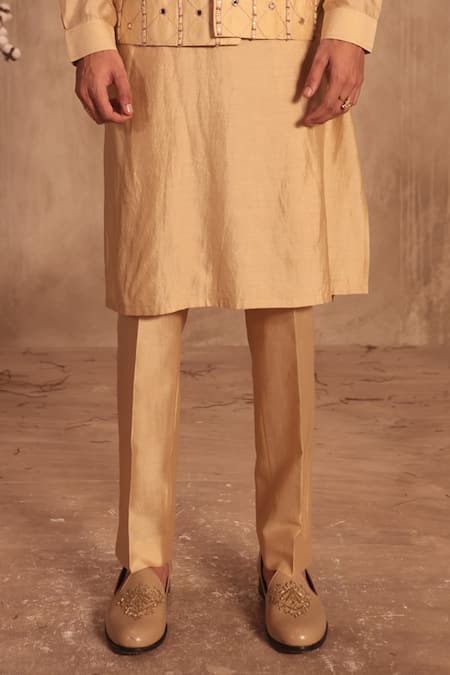 Label Niti Bothra Ivory Chanderi Silk Zari, Mirrors Nazakat Geometric Work Bundi Online at Aza Fashions Label Niti Bothra_Ivory Chanderi Silk Zari, Mirrors Nazakat Geometric Work Bundi _Online_at_Aza_Fashions