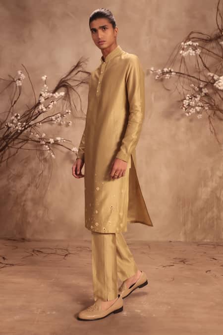 Label Niti Bothra_Green Chanderi Silk Embroidery, Mirrors, Zari Nazakat Light Butti Kurta Set _Online_at_Aza_Fashions