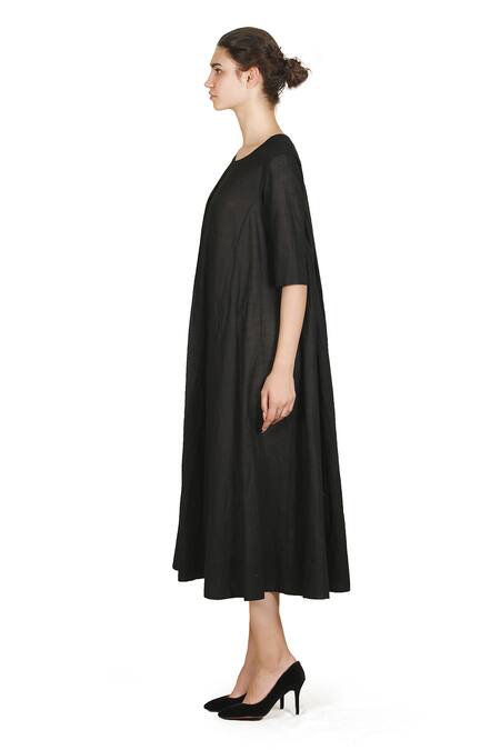 Samant Chauhan_Black Linen Round Neck Mono Muse Dress _Online_at_Aza_Fashions