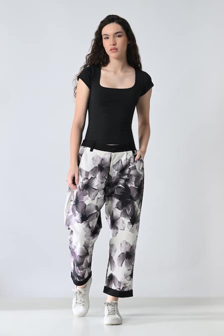 Samant Chauhan White Cotton Bloom Sketch Bottom Pant 
