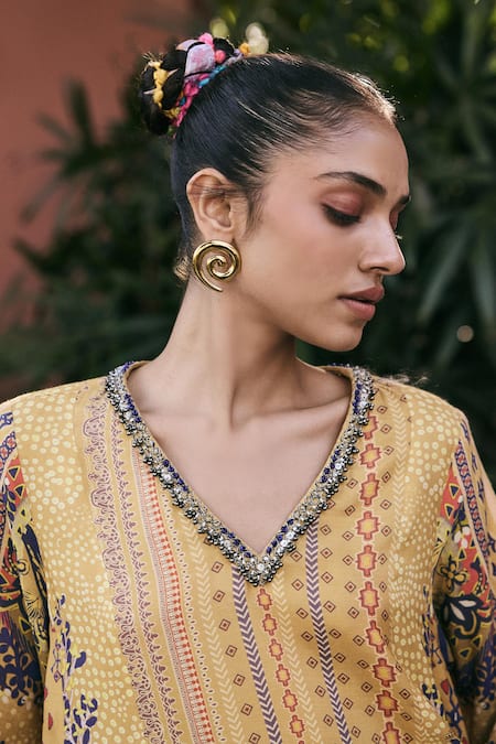 Saundh_Yellow Muslin, Silk, Viscose V-neck Paneled Kurta And Sharara Set _Online_at_Aza_Fashions