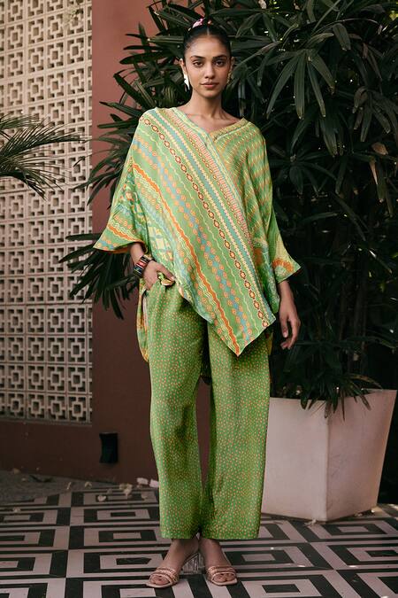Shop Saundh Green Viscose Beads V-neck The Saachi Top And Pant Co-ord Set Online at Aza Fashions Shop_Saundh_Green Viscose Beads V-neck The Saachi Top And Pant Co-ord Set _Online_at_Aza_Fashions