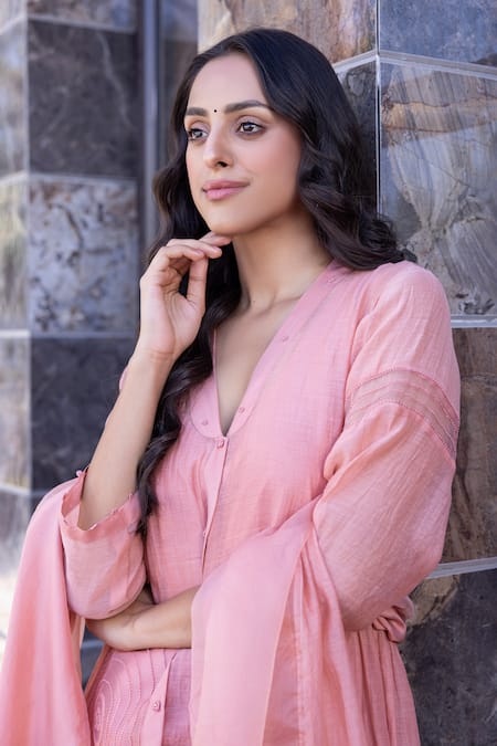 Buy_Janki India_Peach Silk, Organza Embroidery Round Neck Chanderi Kurta Set _Online_at_Aza_Fashions