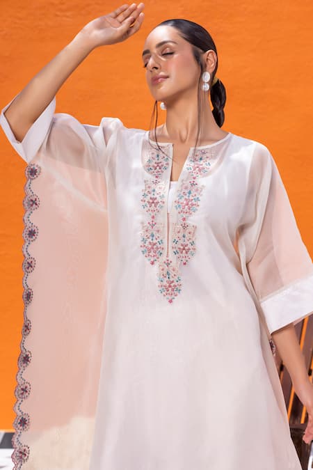 Janki India_Ivory Satin, Silk Embroidery Notched Neck Organza Kaftan Set _Online_at_Aza_Fashions