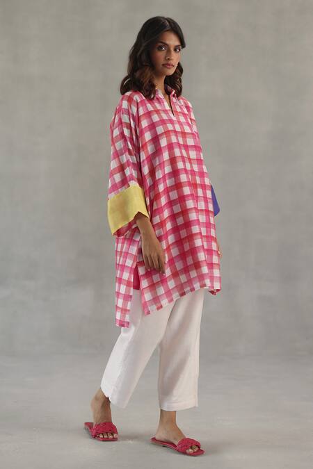 Roza Pink Chanderi Split V-neck Candy Crush Printed Kurta Online at Aza Fashions Roza_Pink Chanderi Split V-neck Candy Crush Printed Kurta _Online_at_Aza_Fashions