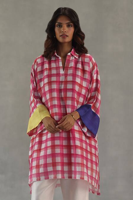 Buy Roza Pink Chanderi Split V-neck Candy Crush Printed Kurta Buy_Roza_Pink Chanderi Split V-neck Candy Crush Printed Kurta