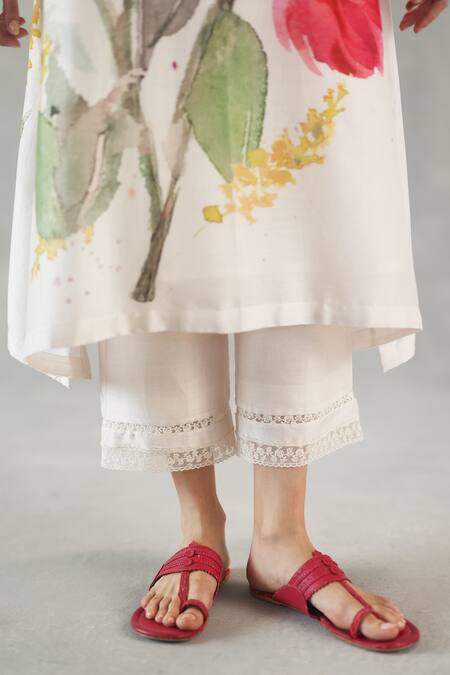 Buy_Roza_Ivory Chanderi Lace Round Neck Olivia Printed Kurta And Pant Set 