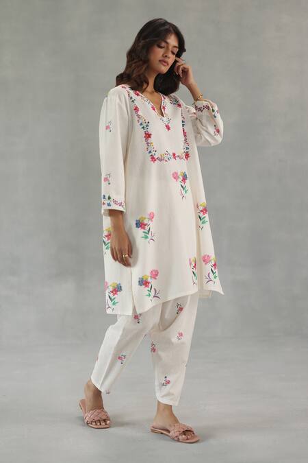 Roza_Ivory Linen Embroidery Split V-neck Jardin Tunic Pant Set _at_Aza_Fashions