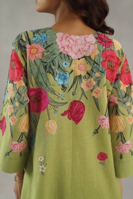 Roza_Green Linen Embroidery V-neck Lily Dew Kurta Set _at_Aza_Fashions