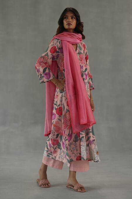 Shop_Roza_Pink Linen V-neck Roseate Printed Kurta And Pant Set _Online_at_Aza_Fashions