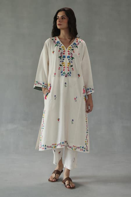 Roza Ivory Linen Embroidery Split V-neck Meadow Song Phiran Set 