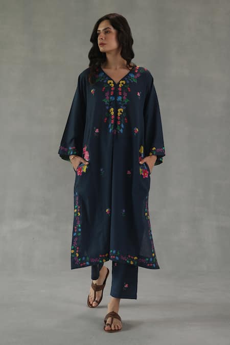 Roza Navy Linen Embroidery Round Neck Meadow Song Phiran Set 