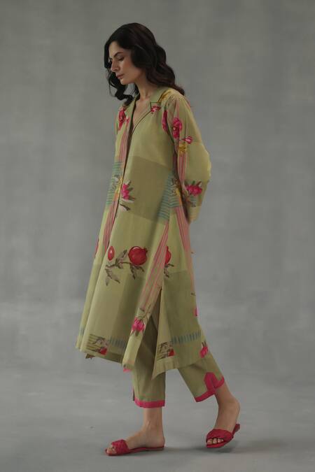 Roza_Green Linen Embroidery Split V-neck Luna Floral Print Kurta And Pant Set _Online_at_Aza_Fashions