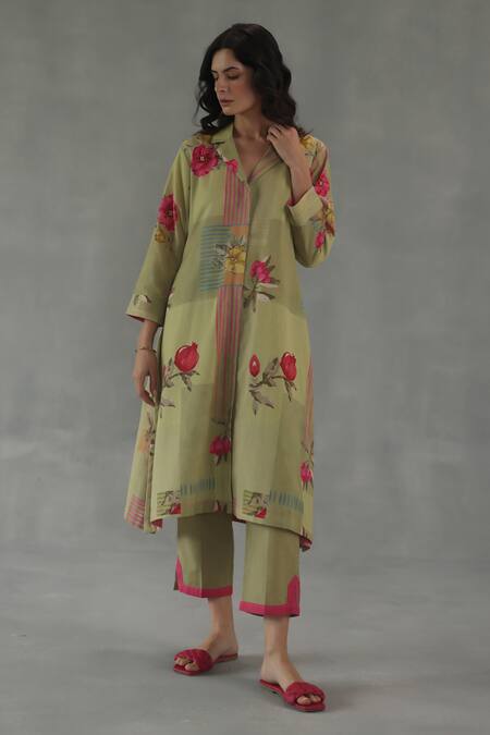 Roza_Green Linen Embroidery Split V-neck Luna Floral Print Kurta And Pant Set _at_Aza_Fashions