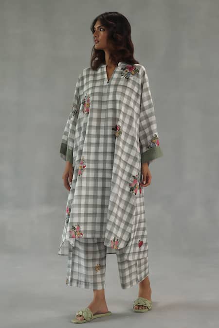 Buy_Roza_Gray Linen Embroidery Split V-neck Florentine Checkered Print Kurta And Pant Set _Online_at_Aza_Fashions