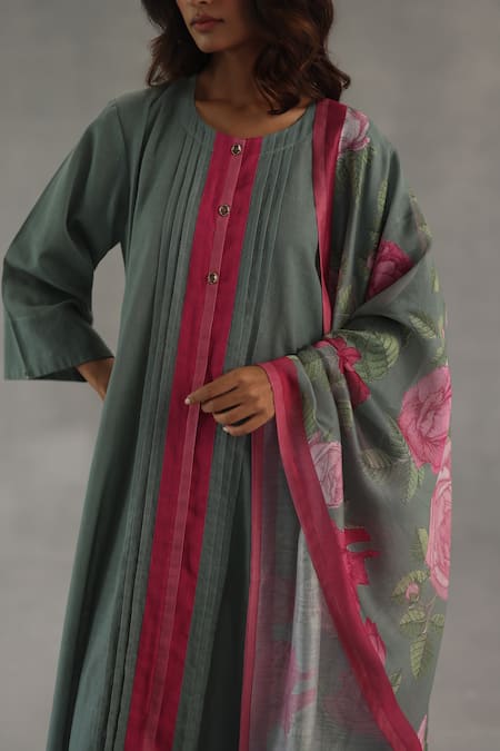 Buy_Roza_Olive Green Linen, Chanderi Round Neck Tuberose Kurta Set _Online_at_Aza_Fashions