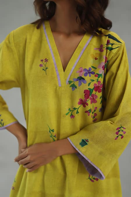 Roza_Yellow Linen Embroidery V-neck Viola Floral Print Kurta And Pant Set _Online_at_Aza_Fashions